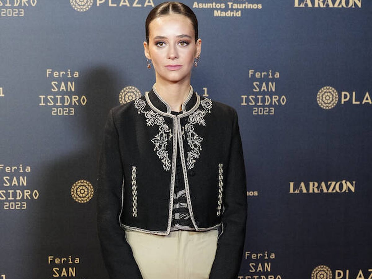 Foto: Victoria Federica posa en el evento de Las Ventas con un look de Dior. (LP)