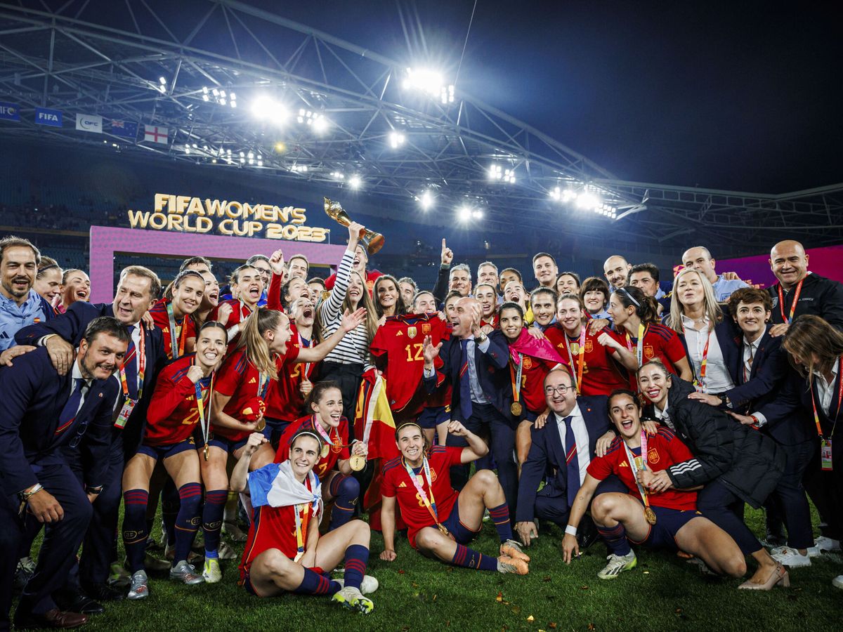 Foto: Las jugadoras de la Selección celebran su victoria tras ganar el Mundial. (EFE/RFEF/Pablo García)
