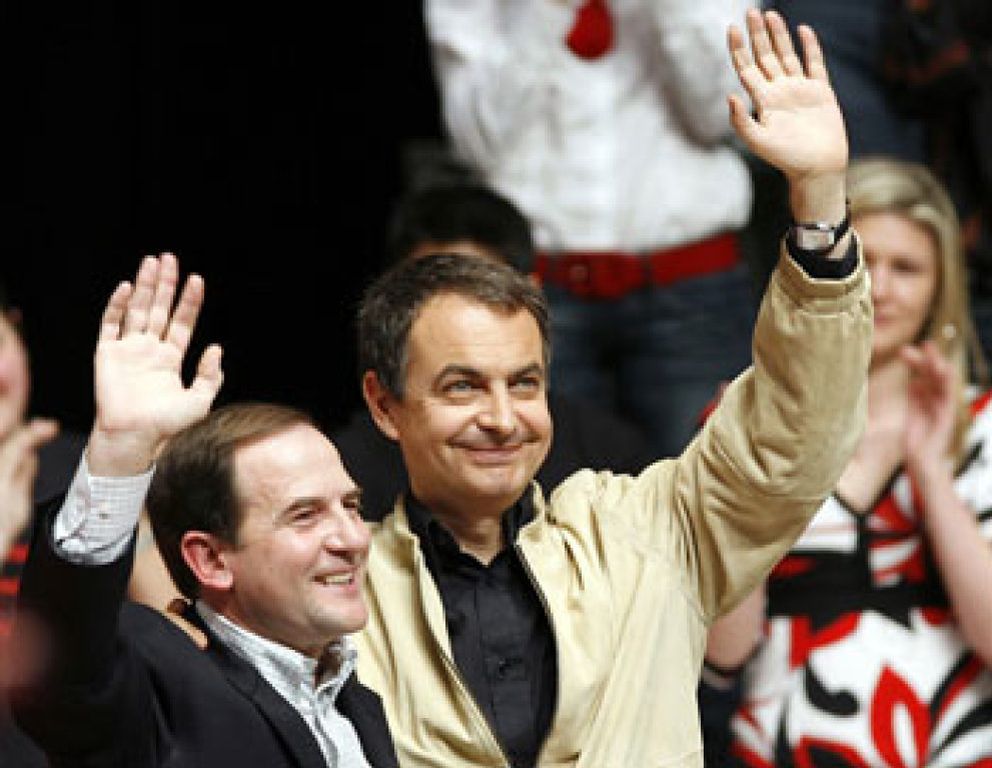 Foto: Zapatero hace oídos sordos a sus ‘barones’ y da luz verde a Puras para pactar con Nafarroa Bai