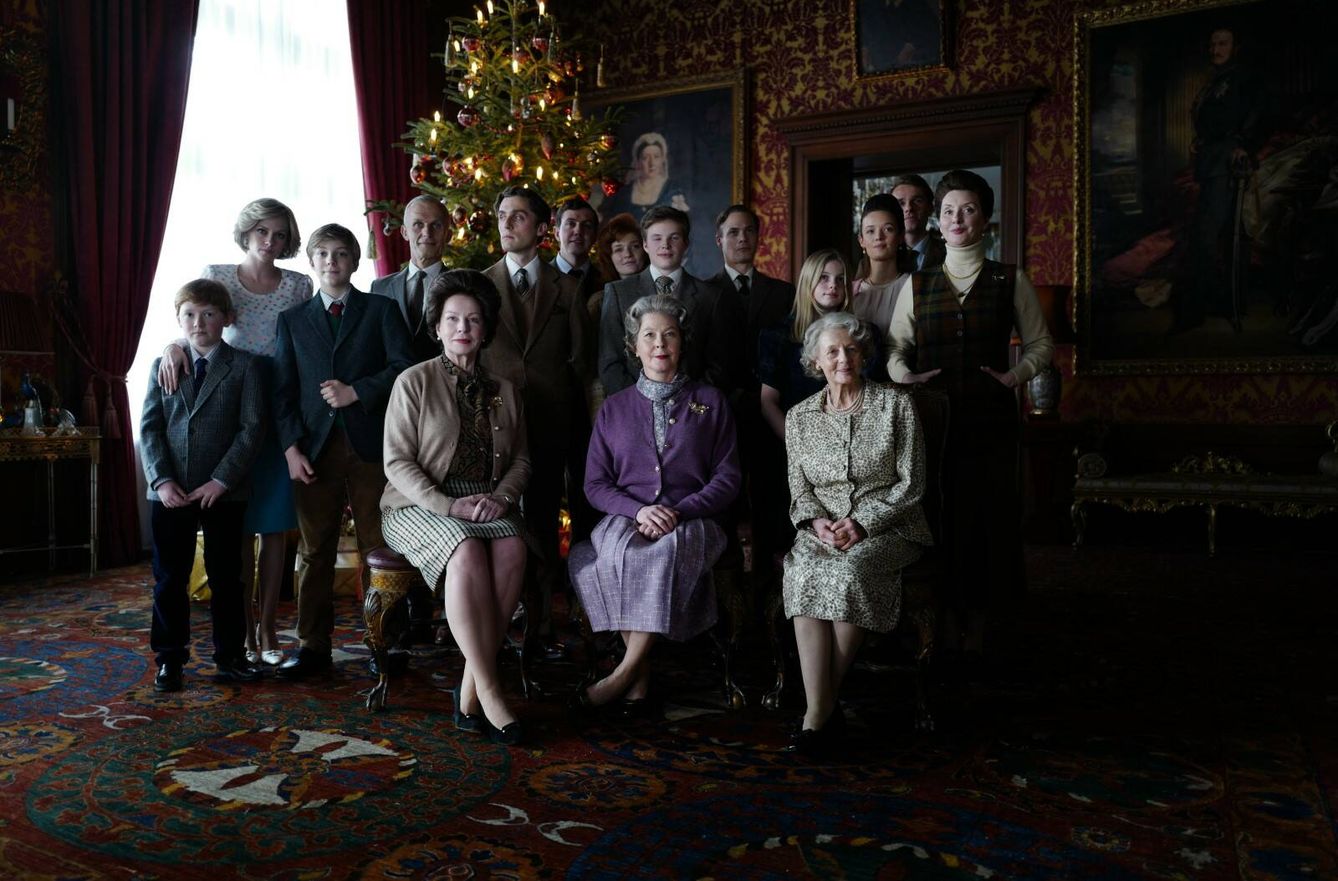 La familia real británica, según Pablo Larraín. (Diamond Films)