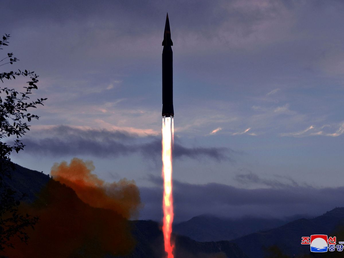 Foto: Lanzamiento del misil hipersónico. (Reuters)