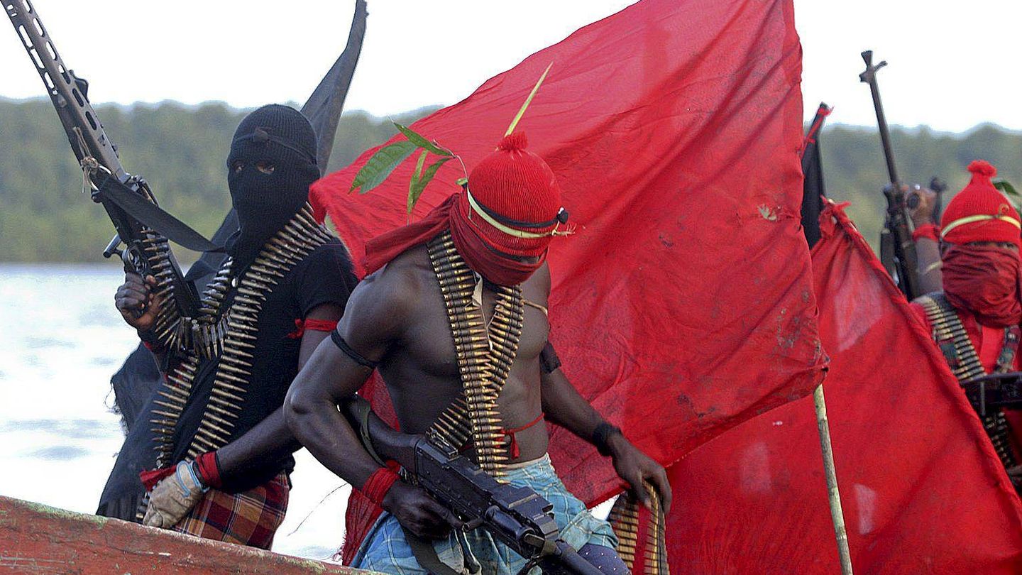 Militantes del Movimiento para la Emancipación del Delta del Níger, grupo insurgente de Nigeria. (EFE/Str)