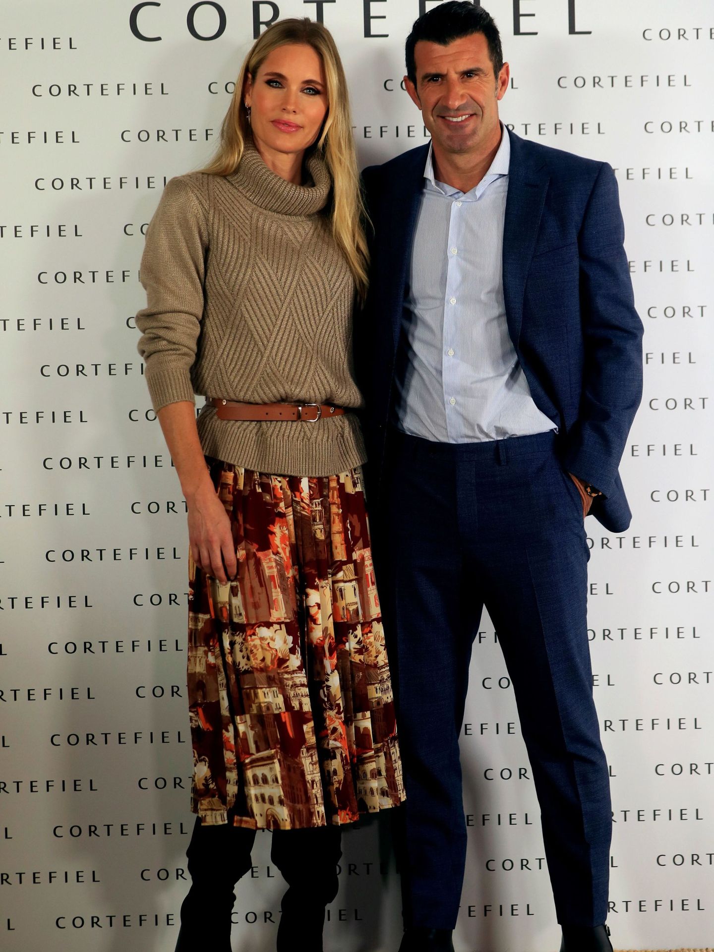 El exfutbolista Luis Figo y su mujer, Helen Svedin, en Madrid. (EFE)