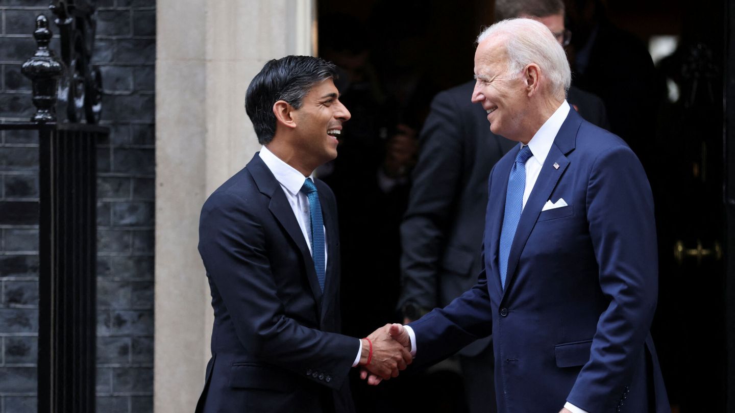British Prime Minister Rishi Sunak shakes hands with U.S. President Joe Biden after their meeting at 10 Downing Street in London, Britain, July 10, 2023. REUTERS Hollie Adams