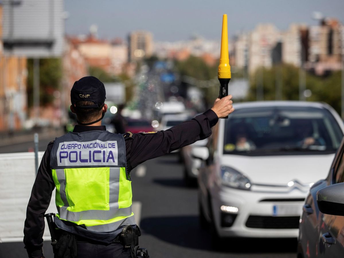 Foto: Controles policiales en la Nacional V. (EFE)