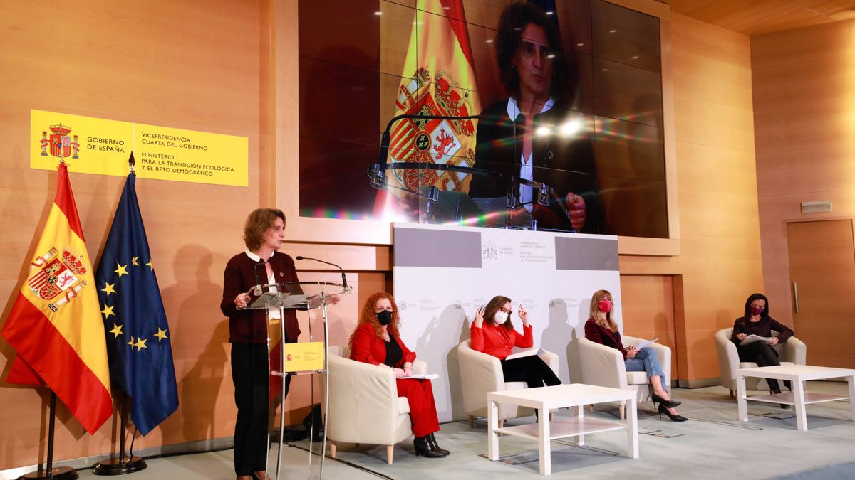 El plan feminista de Begoña Gómez el 8-M (y su relación con las dos vicepresidentas) 