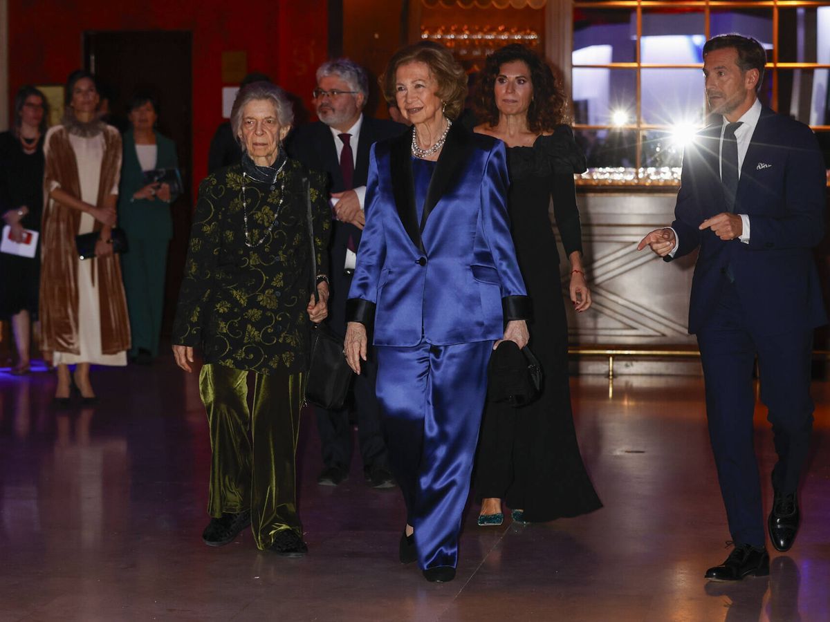 Foto: Doña Sofía e Irene de Grecia a su llegada a los Premios BMW de Pintura 2023. (Gtres)