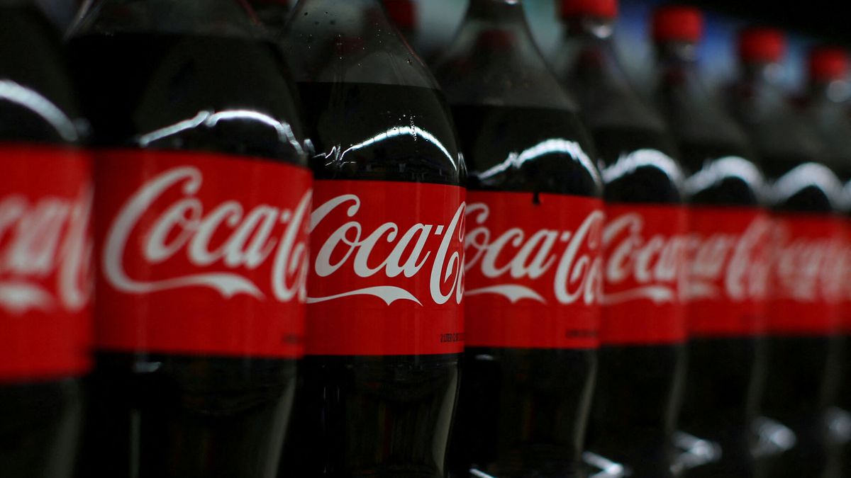 Croacia recomienda "beber agua" después de 4 intoxicaciones con una bebida fabricada por Coca-Cola