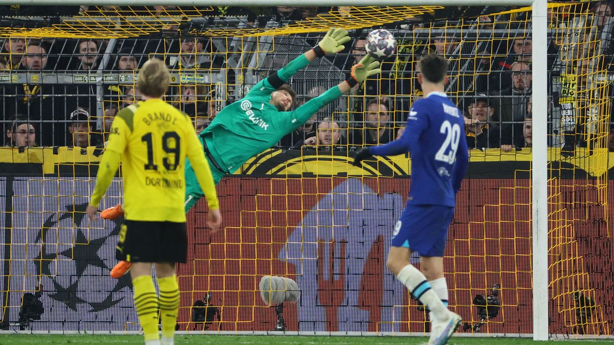 El Borussia Dortmund se aprovecha del gafe del Chelsea (1-0)