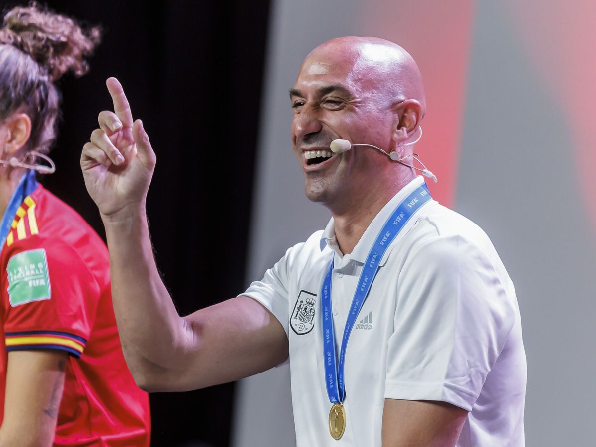 Foto: Rubiales, con la medalla de campeona del mundo Sub 20.  (EFE/Rodrigo Jiménez)