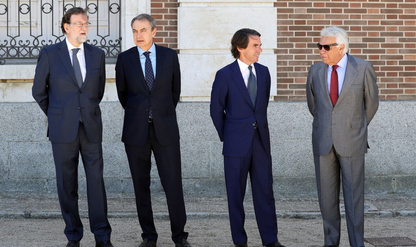 Los expresidentes del Gobierno, Mariano Rajoy, José Luis Rodríguez Zapatero, José María Aznar y Felipe González. (EFE)