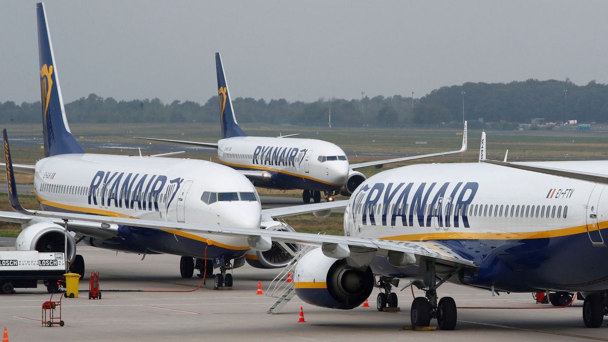 Ryanair y CCOO firman un nuevo acuerdo para mejorar los salarios a los tripulantes de cabina
