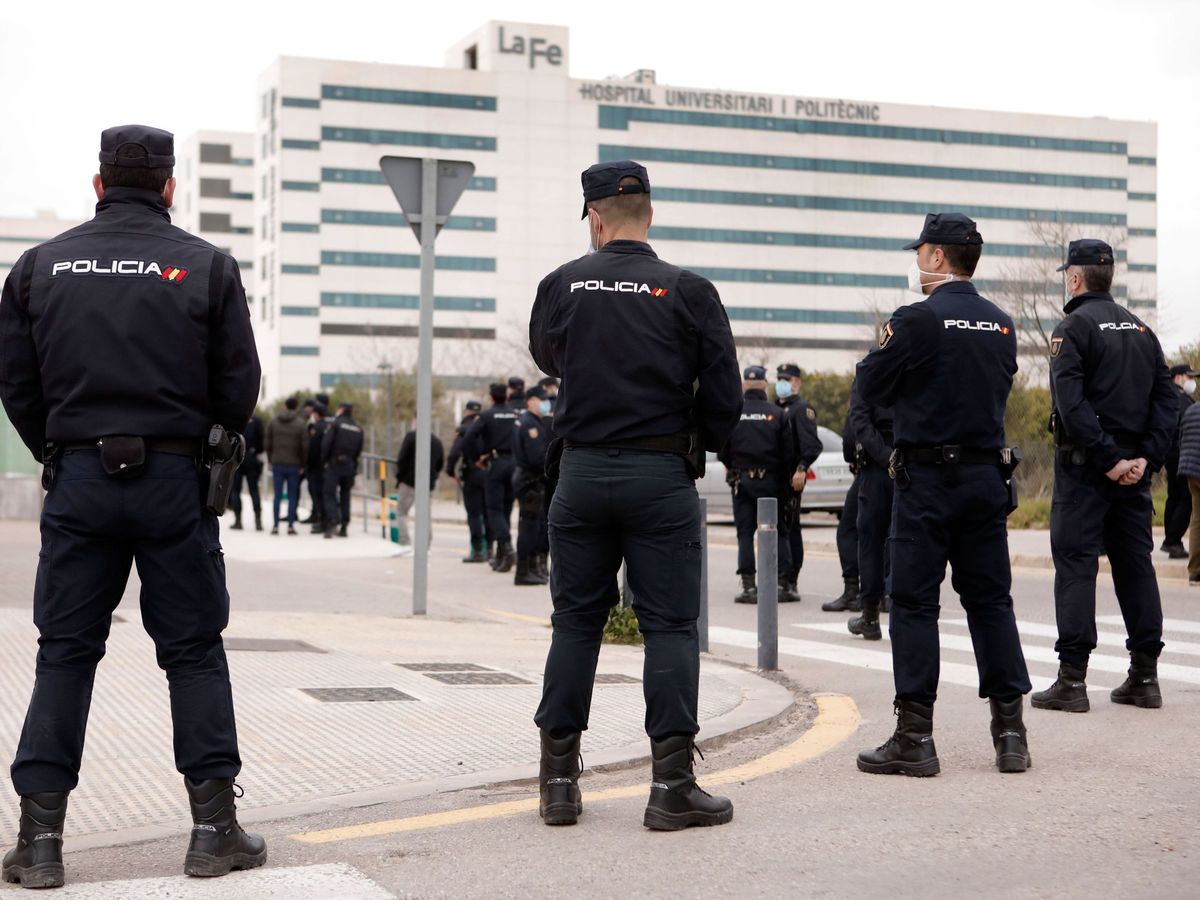 Foto: Policía en Valencia. (EFE)