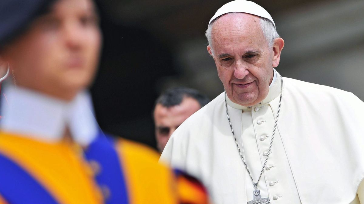 El Papa abre la puerta a que las mujeres puedan casar y bautizar