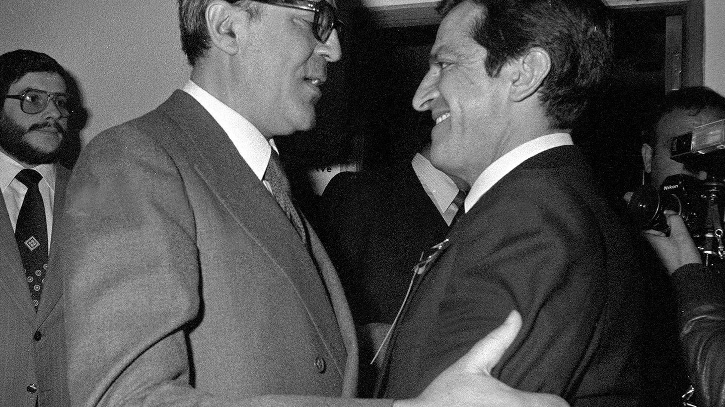 Leopoldo Calvo Sotelo con Adolfo Suárez.