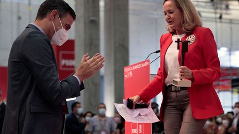 Calviño se moja con el PSOE y arrebata a Yolanda Díaz la bandera de los ERTE