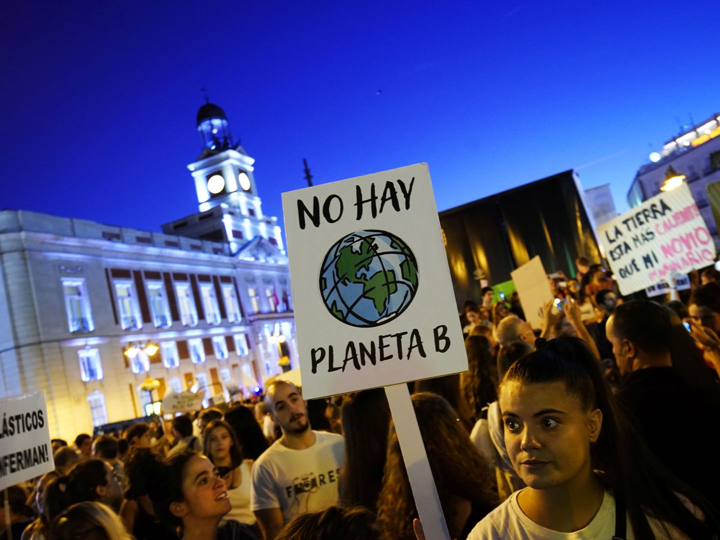 Las nuevas generaciones reclaman su derecho a un medio ambiente sano y un clima seguro (EFE)