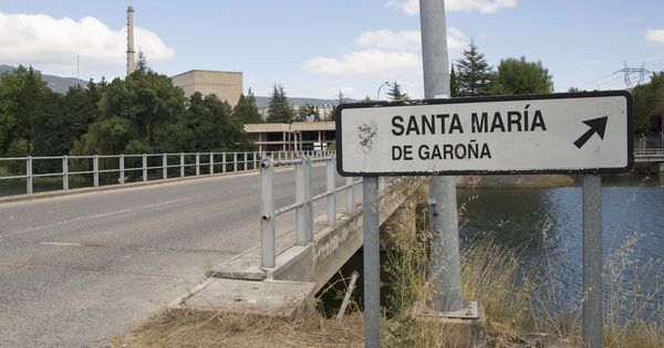 Foto: Acceso principal de la central nuclear de Santa María de Garoña (Burgos). (EFE)