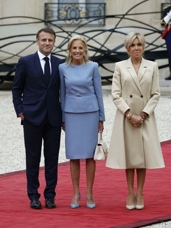 Jill Biden con Emmanuel y Brigitte Macron. (Reuters)