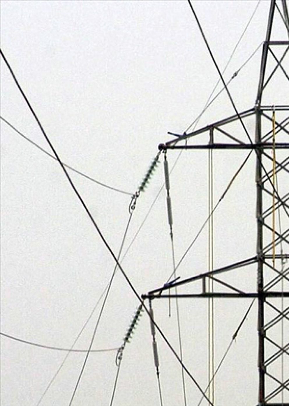 Foto: Unesa, también bajo sospecha: competencia investiga el abuso de posición dominante del sector eléctrico