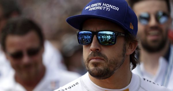Foto: Alonso, concentrado antes de las 500 Millas de Indianápolis. (EFE)