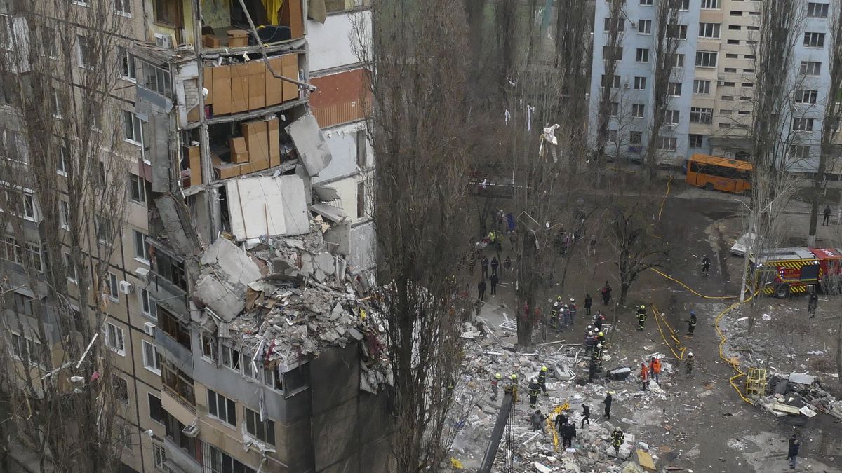 Aumenta a doce el número de muertos en el ataque ruso sobre un edificio de viviendas en Odesa