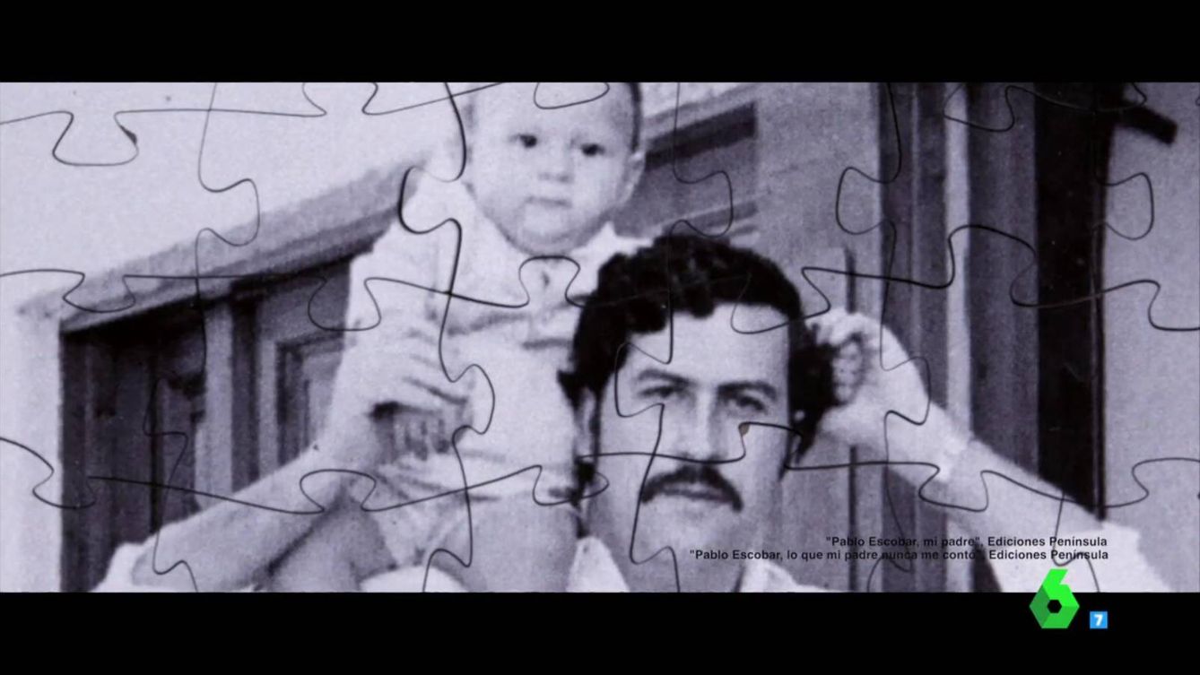 Pablo Escobar junto a su hijo en una foto familiar. 