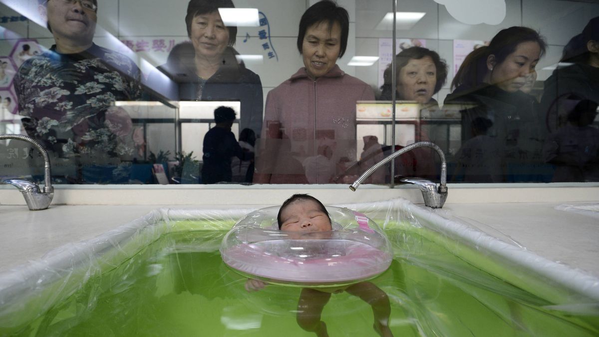 "China se hace vieja antes de hacerse rica": la tasa de natalidad cae a su mínimo histórico
