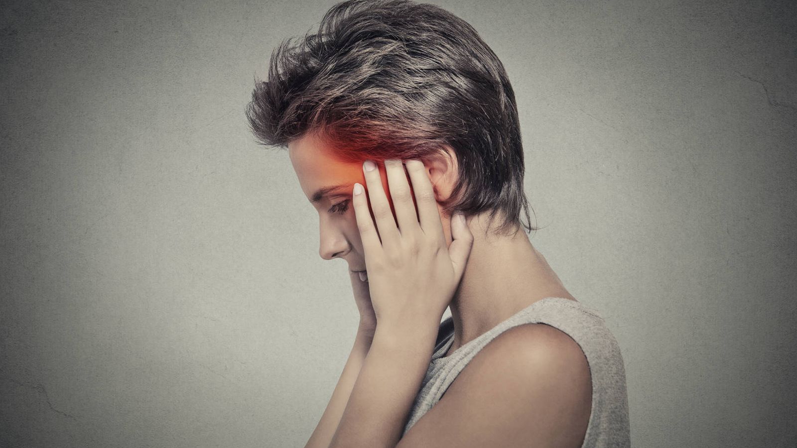 Foto: Un dolor fuerte de cabeza es incompatible con casi cualquier actividad. (iStock)