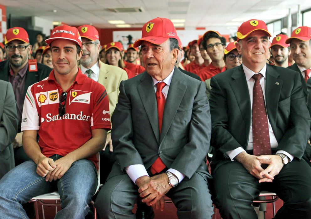 Foto: Emilio Botín, junto al deportista Fernando Alonso (i) en una imagen de archivo. (Efe)
