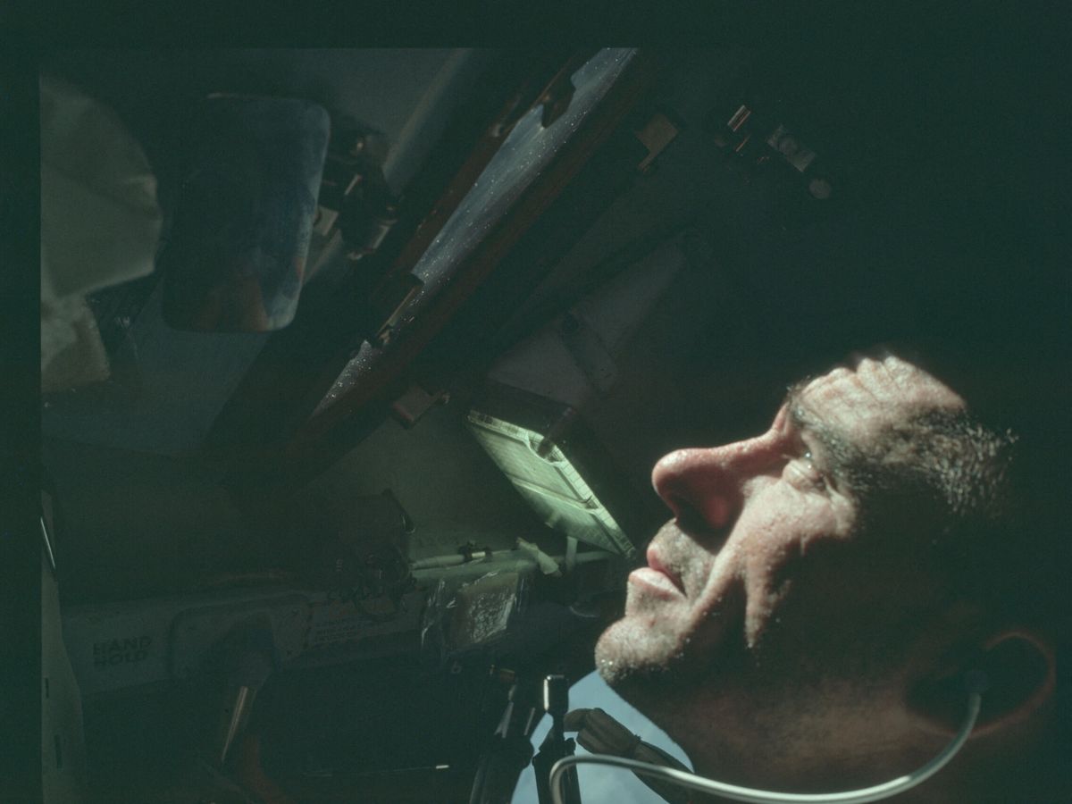 Foto: Foto de archivo de Walter Cunningham en el Apolo 7 en 1968. (Reuters/NASA)
