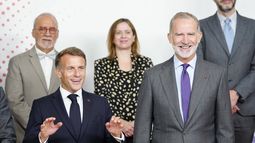 Macron vuelve a encontrarse con Felipe VI tras una noche de gala en Palacio: presiden juntos el Foro de Comercio e Inversiones España-Francia