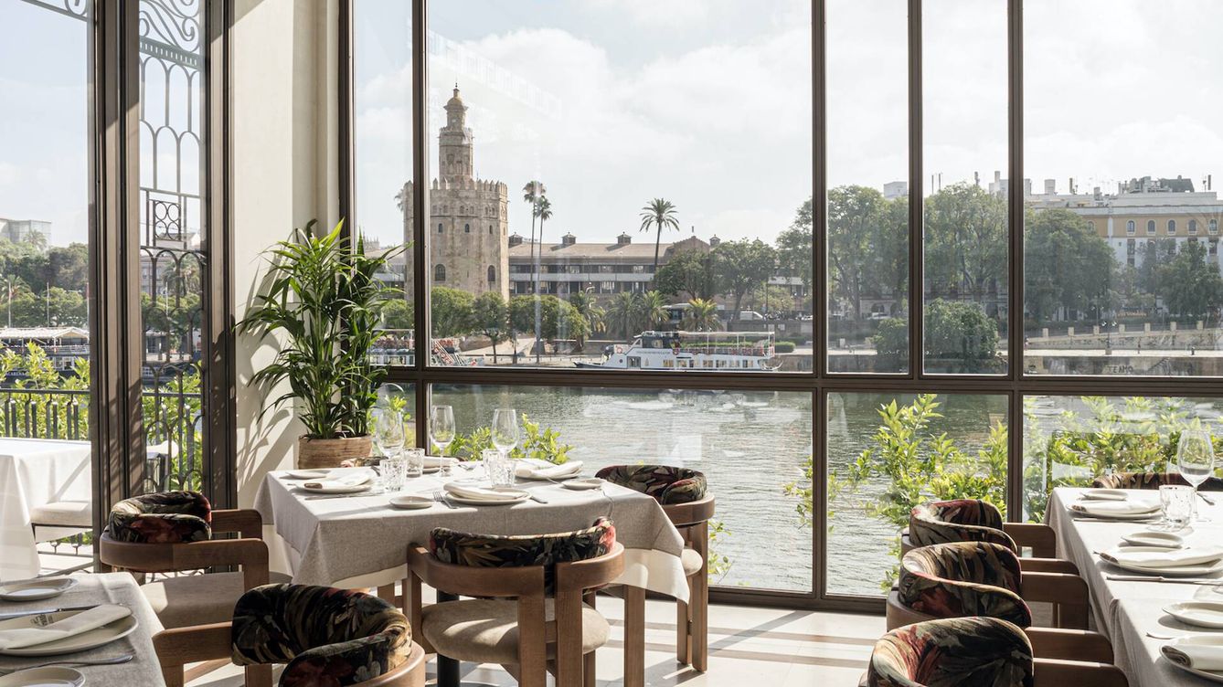 Foto: La Torre del Oro, vista desde el más novedoso restaurantes sevillano: Río Grande. (Cortesía)