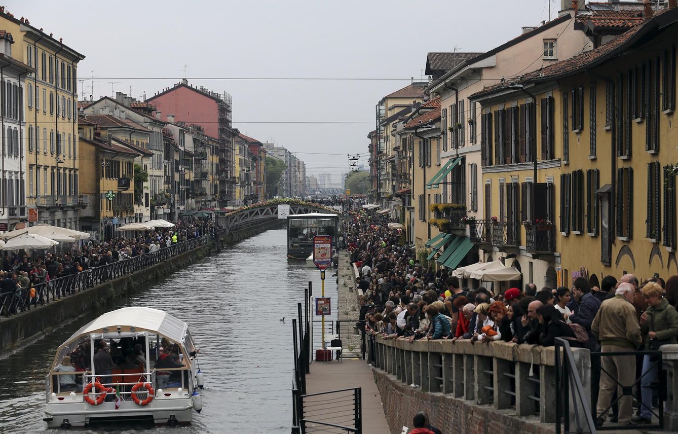 Sí, Milán también tiene canales, aunque ellos los llaman 'navigli' (REUTERS/Stefano Rellandini).
