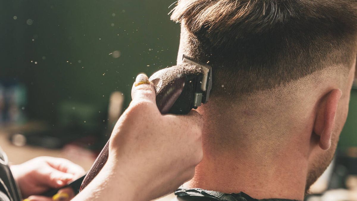 Aumentan los casos de tiña en peluquerías: qué es esta enfermedad, síntomas y cómo eliminarla