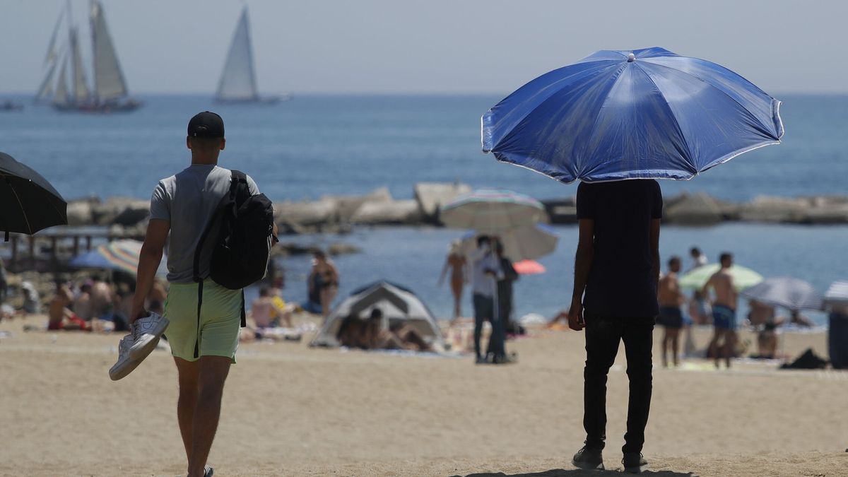 Barcelona aprueba definitivamente la prohibición de fumar en las playas