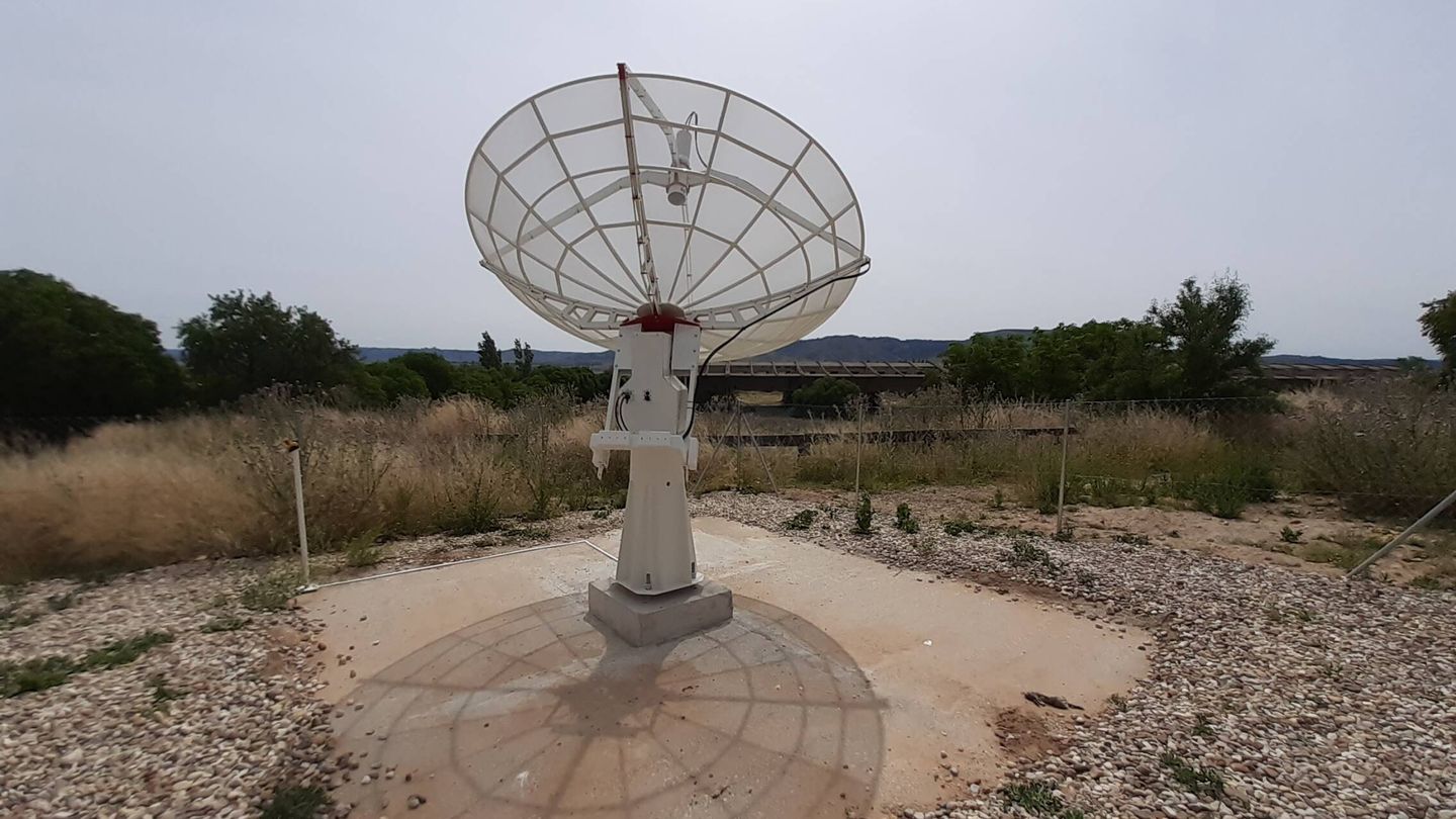 Nuevo radiotelescopio de la Universidad de Alcalá. (Cedida)