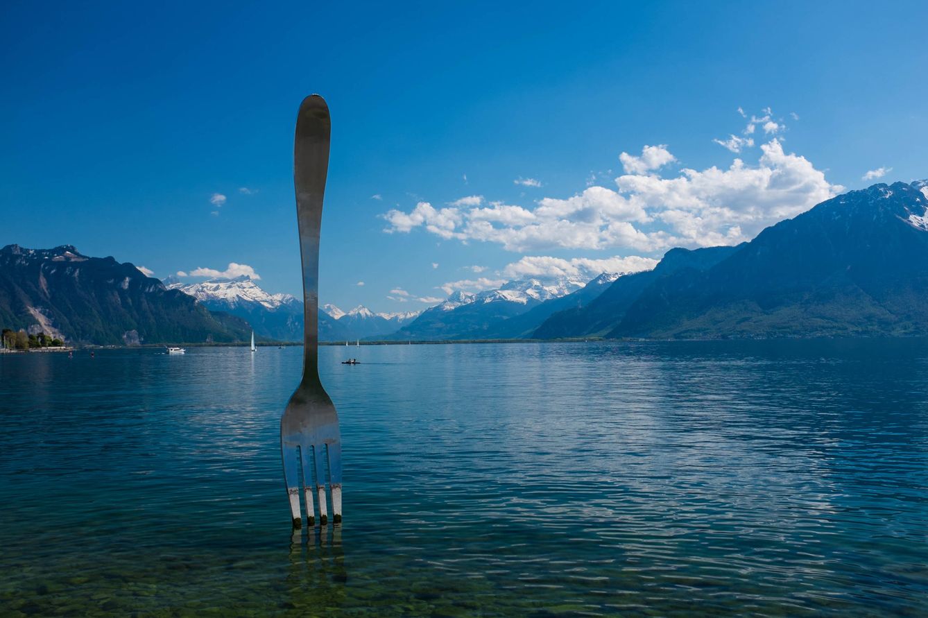 Escultura 'El tenedor' de Jean-Pierre Zaugg y Georges Favre en Vevey. (Flickr: LLE Photography)