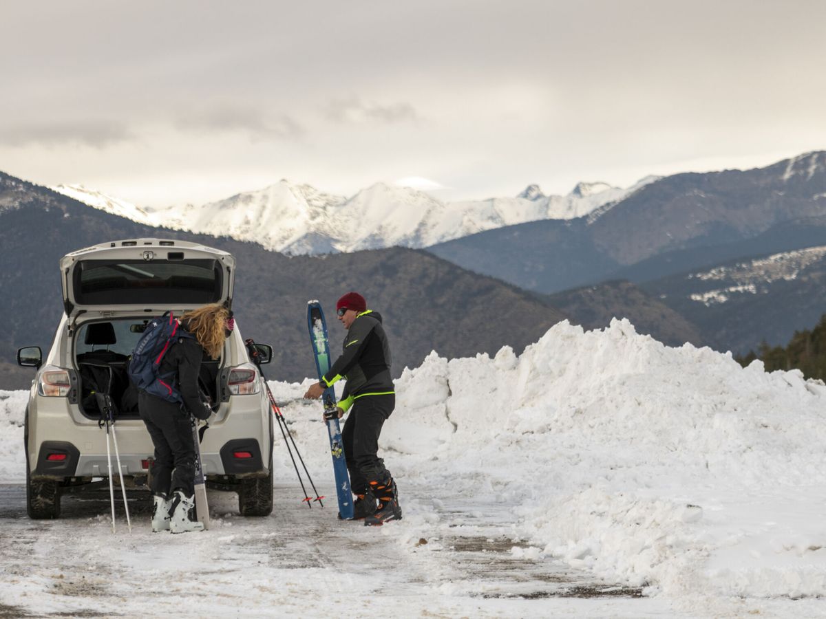 Foto: El Pirineo inaugura la temporada de esquí. (EFE/Alex López)