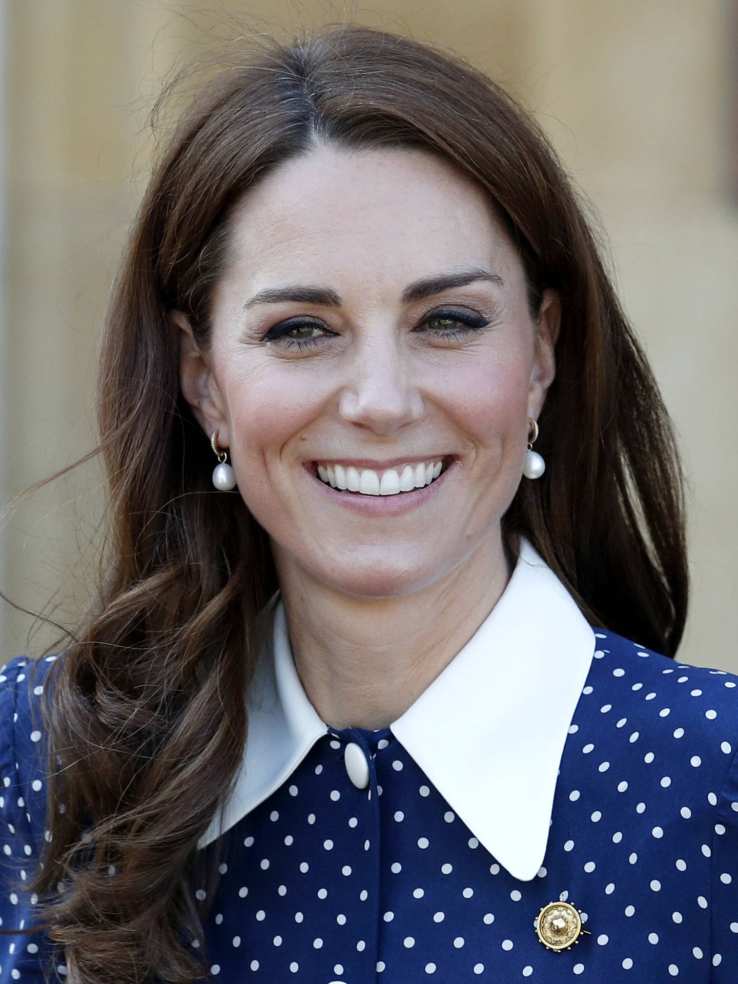 Kate Middleton, con su vestido azul marino de lunares en mayo de 2019. (Getty)
