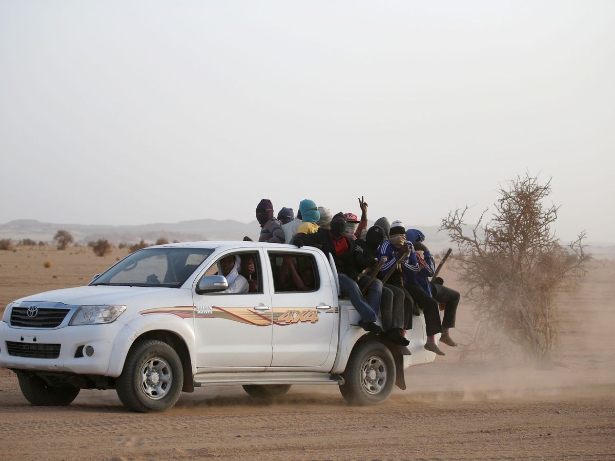 Foto: Migrantes cruzando el desierto del Sahara en Libia. (Reuters)