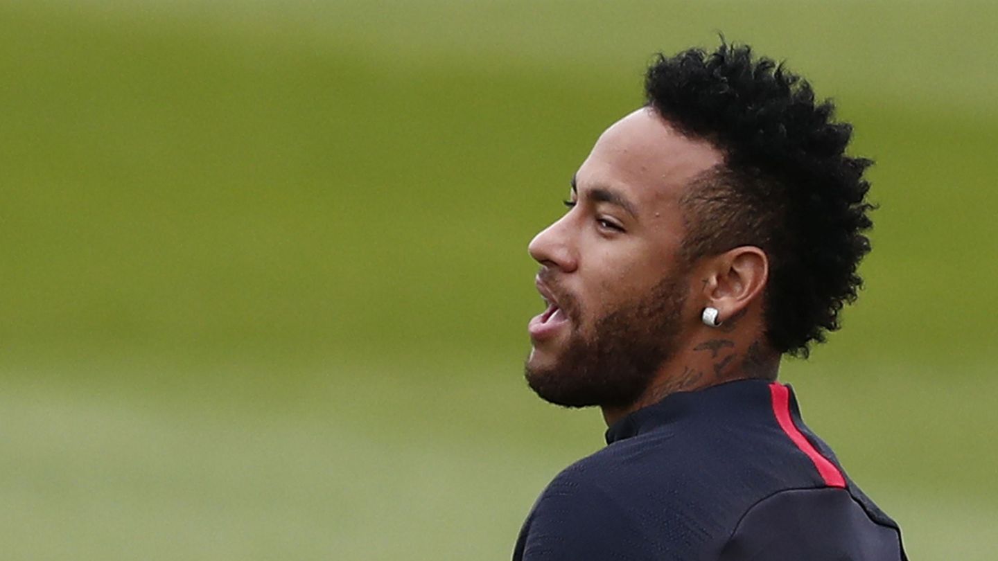 Neymar, en un entrenamiento del PSG. (EFE)