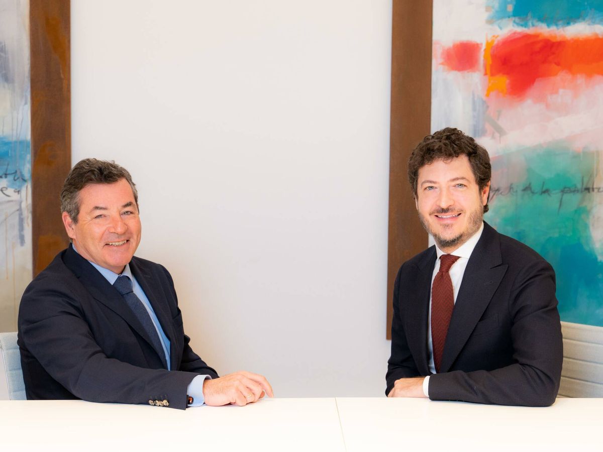 Foto: Miguel Riaño (derecha) y Eduardo Soler Tappa (izquierda), nuevos socio presidente y socio director de Herbert Smith Freehills.
