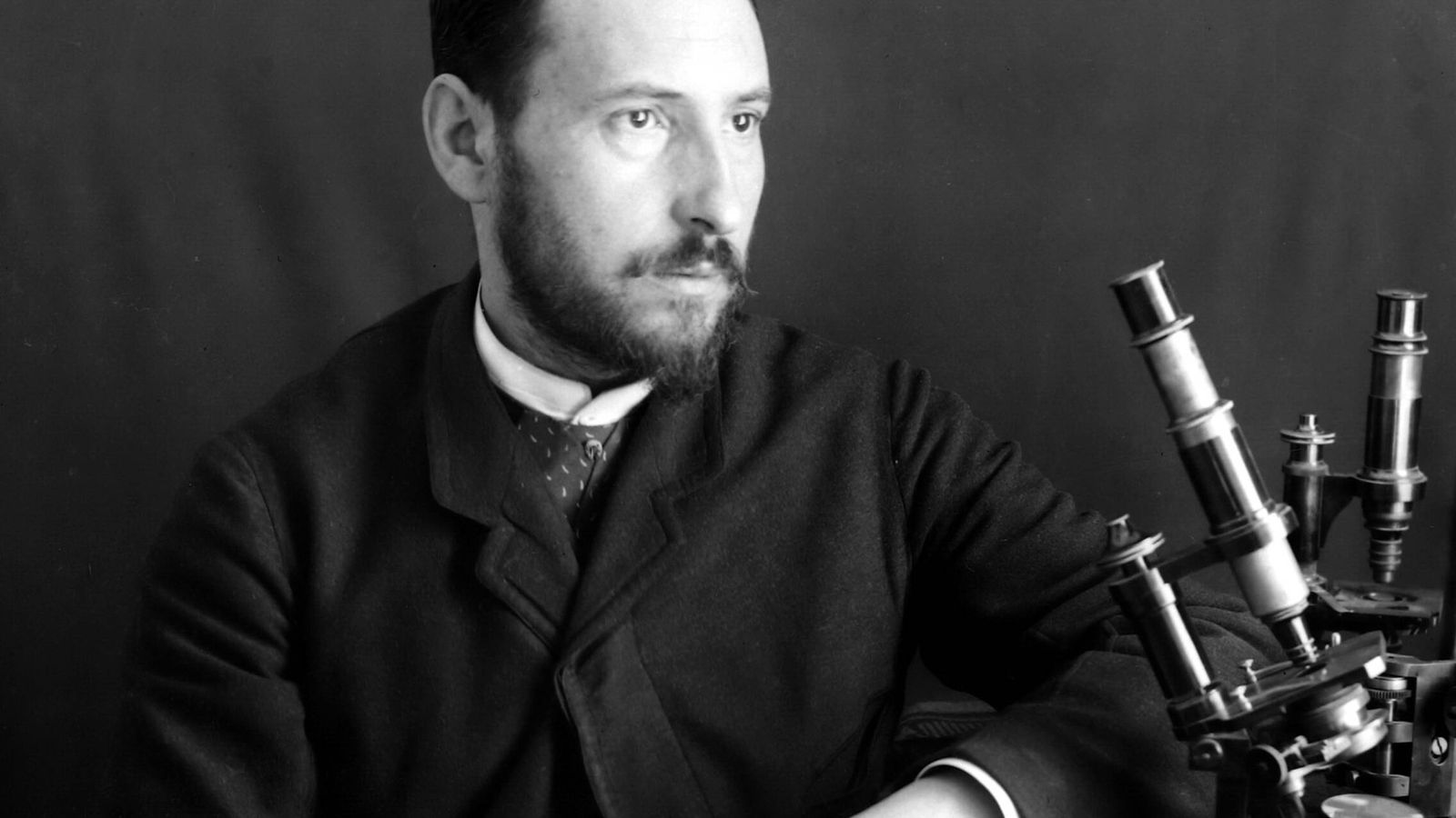 Ramón y Cajal, nobel de medicina: "No es más rico el que más tiene, sino quien menos necesita y quien más da para la felicidad de los demás"