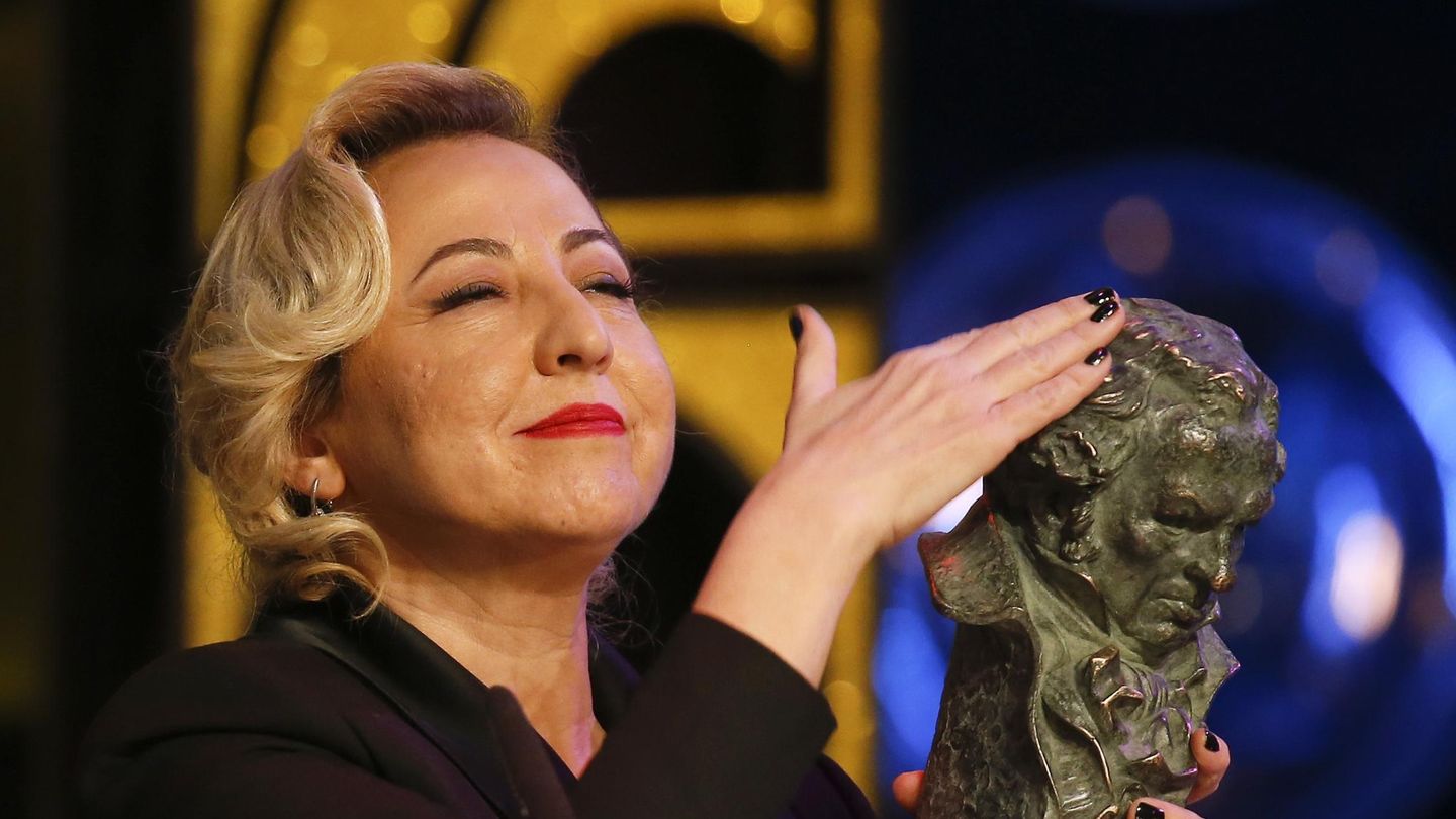 Carmen Machi recibe el Goya por 'Ocho apellidos vascos'. (Reuters)
