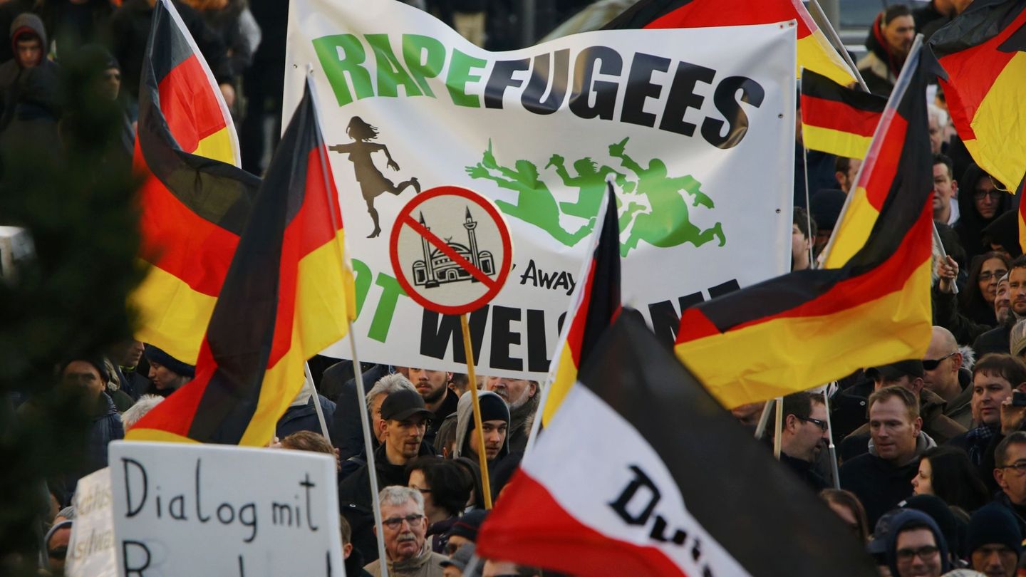Seguidores del movimiento anti-islam Pegida se manifiestan en Colonia el 9 de enero de 2016. (Reuters)