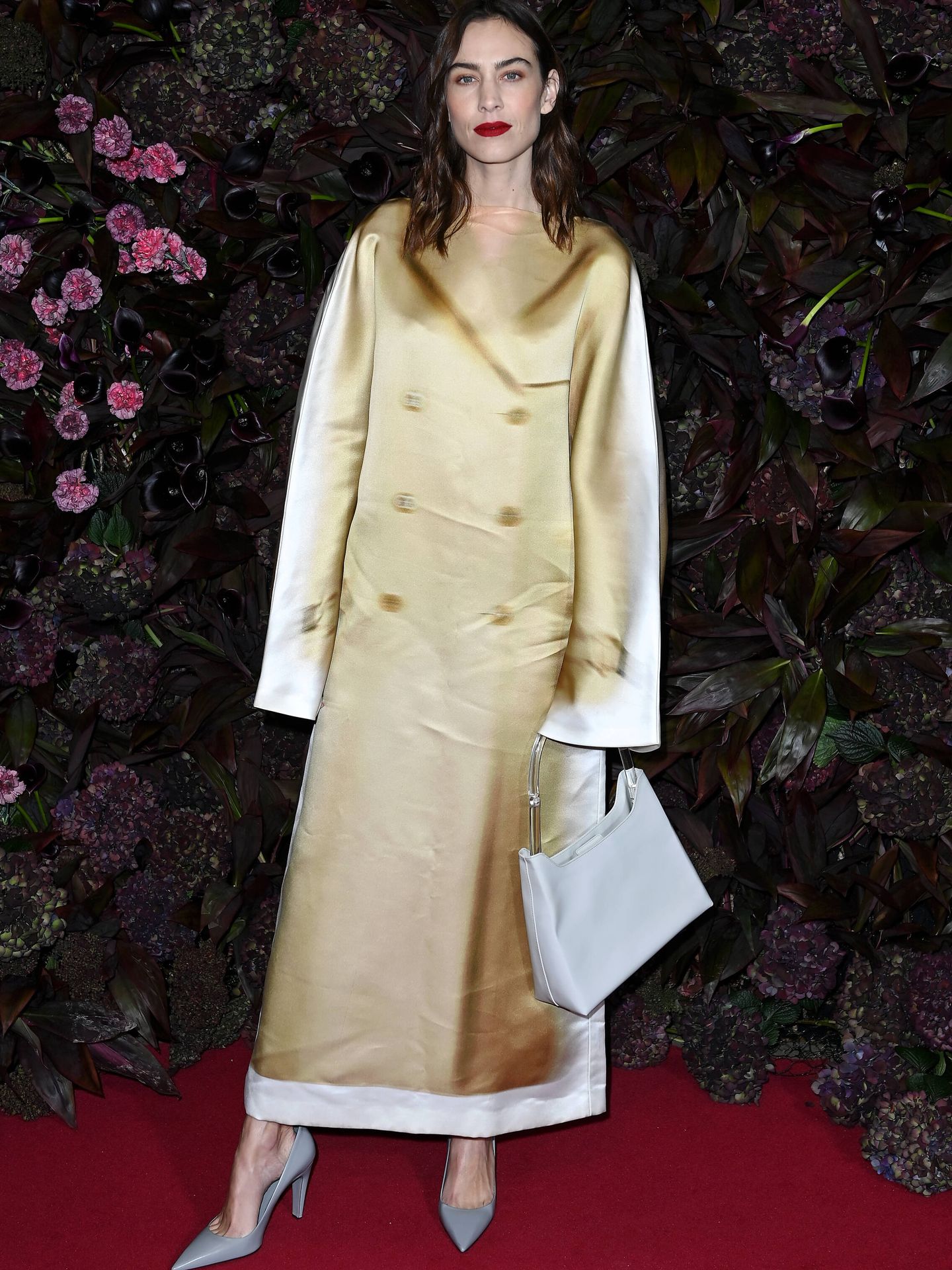 Alexa Chung con un vestido de Loewe. (Getty Images)