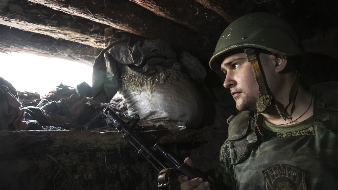 Foto: Milicia de la autoproclamada República Popular de Donetsk (RPD). (EFE/EPA/Alessandro Guerra) 