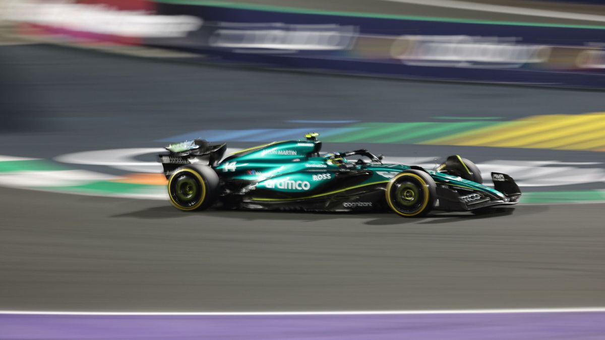Fernando Alonso aguanta frente a Russell y acaba quinto en el Gran Premio de Arabia Saudí