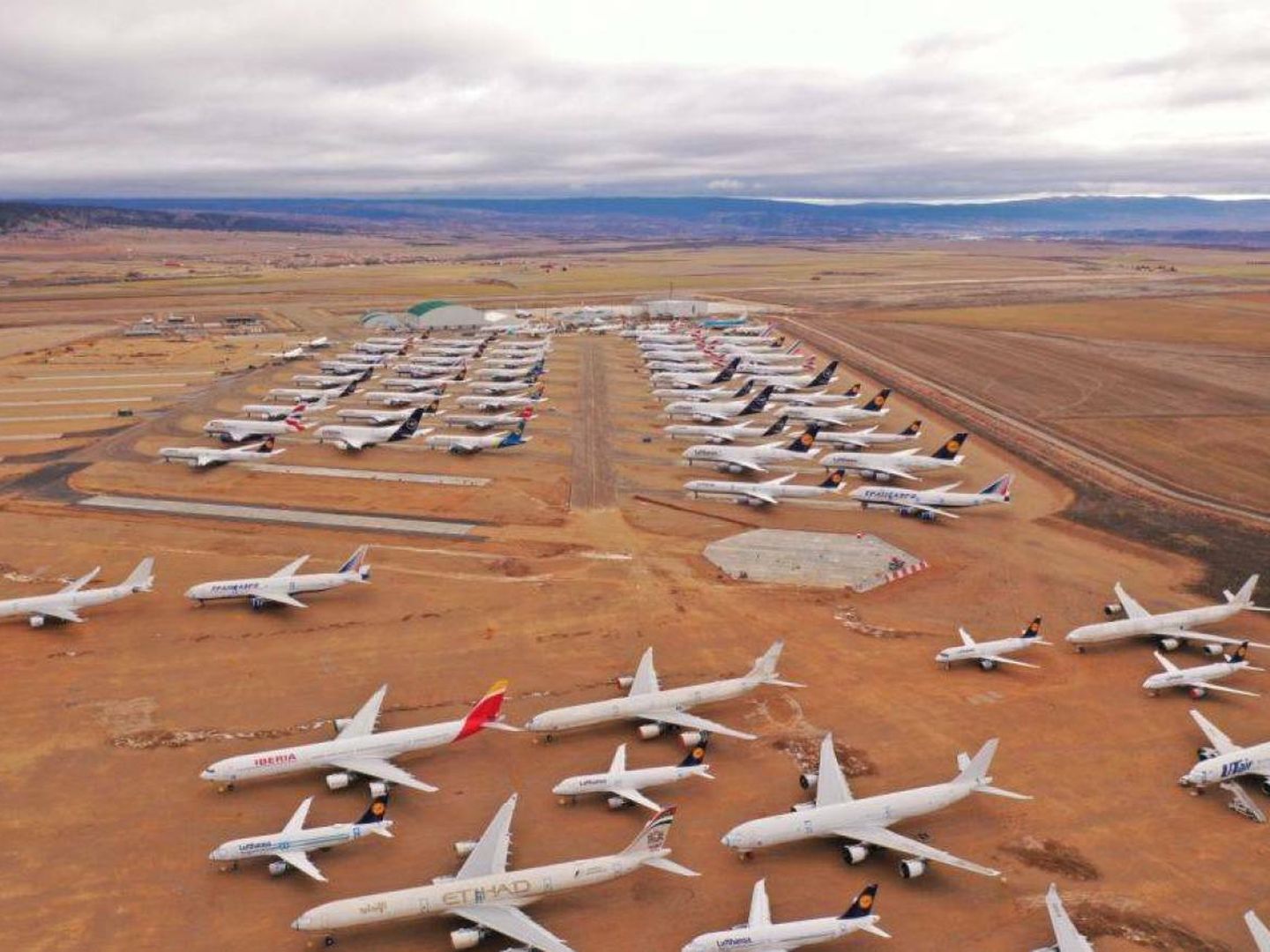 El aeropuerto de Teruel, un lugar donde se almacenan aviones. (EFE)